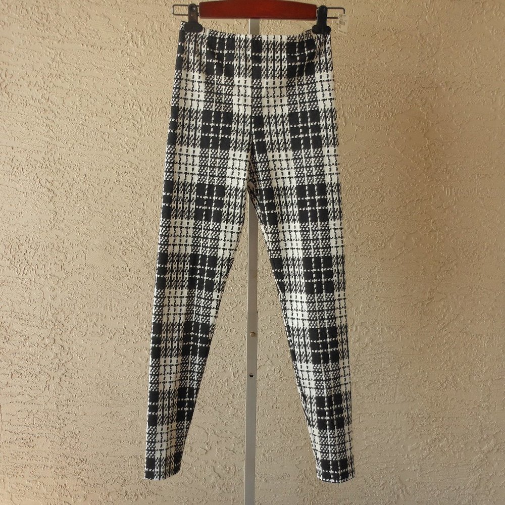 CHA CHA VENTE Black White Plaid Leggings